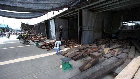 Những khu chợ chỉ b&aacute;n một mặt h&agrave;ng ở Việt Nam - Ảnh 2.