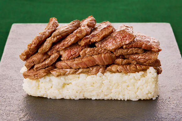 Hộp cơm thịt bò giá gần 70 triệu, đắt cỡ chiếc SH? - Ảnh 2.