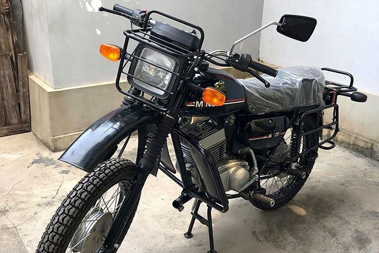 Đập th&ugrave;ng xe chở lợn Minsk gi&aacute; 110 triệu đ&ocirc;̀ng - Ảnh 1.