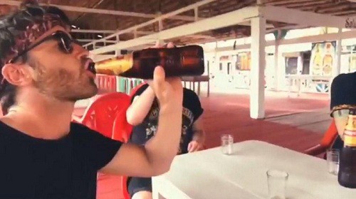 Khách Tây đi 3 nước uống 3 chầu bia mất chưa đến một tiếng