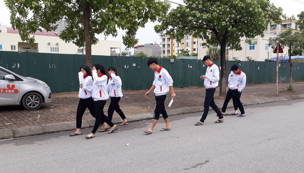 Nữ c&ocirc;ng nh&acirc;n giật m&igrave;nh v&igrave; vị kh&aacute;ch bất đắc dĩ l&uacute;c nửa đ&ecirc;m - Ảnh 2.