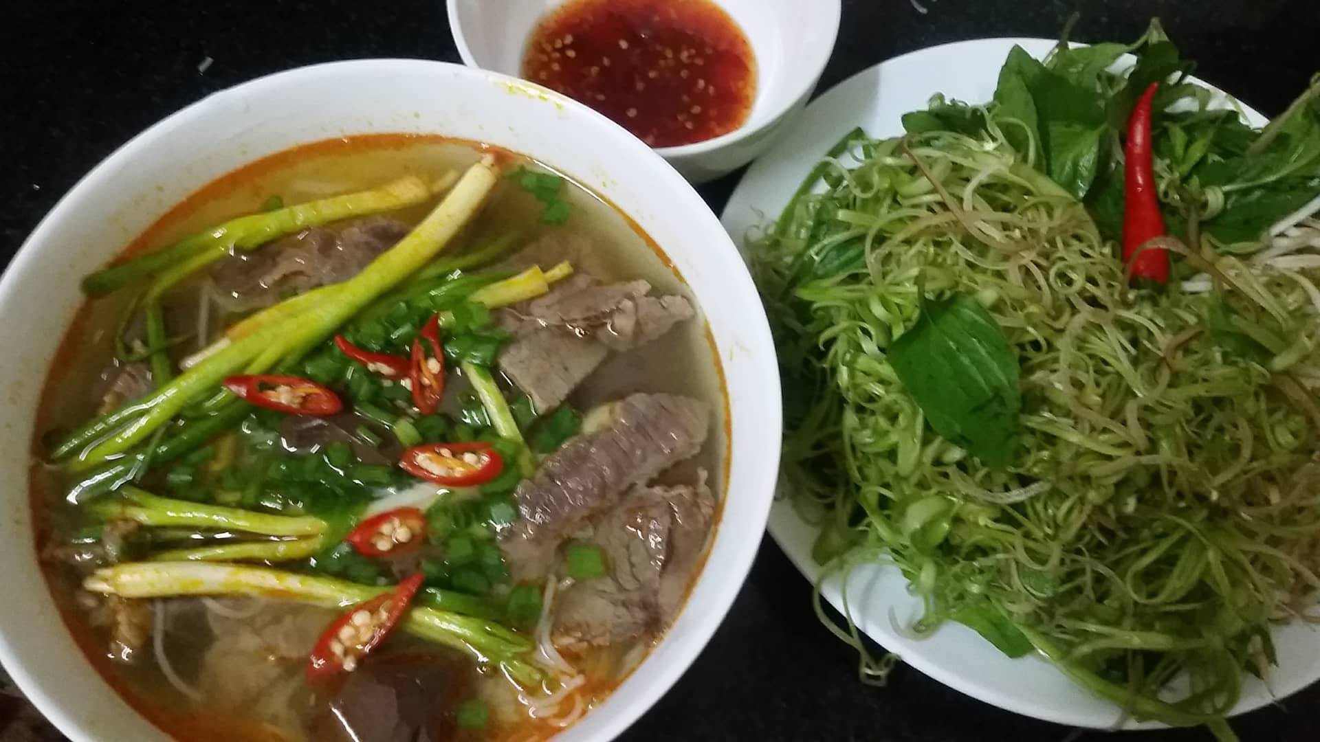 Chợt thèm tô bún bò thần thánh của ba