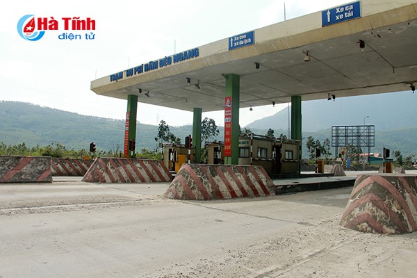 Dừng thu ph&iacute; cả năm, Trạm BOT Đ&egrave;o Ngang vẫn l&agrave;m c&aacute;c t&agrave;i xế sợ - Ảnh 2.