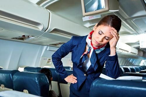 Tiếp vi&ecirc;n h&agrave;ng kh&ocirc;ng tiết lộ những điều họ gh&eacute;t nhất - Ảnh 1.