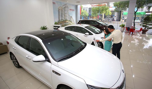 Giá bán ô tô 2018 không giảm 'sốc' như mong đợi