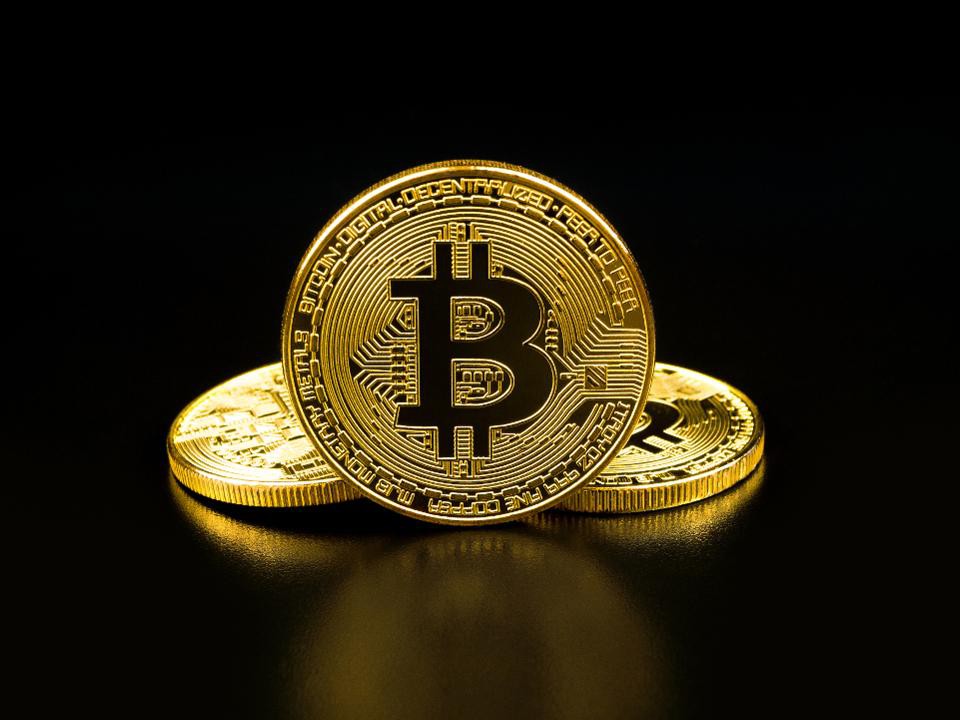 Dưới cơn đi&ecirc;n loạn, gi&aacute; trị bitcoin được định gi&aacute; bằng 0 USD - Ảnh 1.