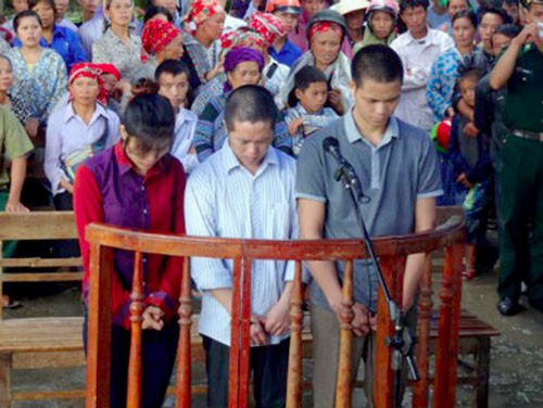 Minh chứng không ngoại tình, vợ cùng chồng giết người