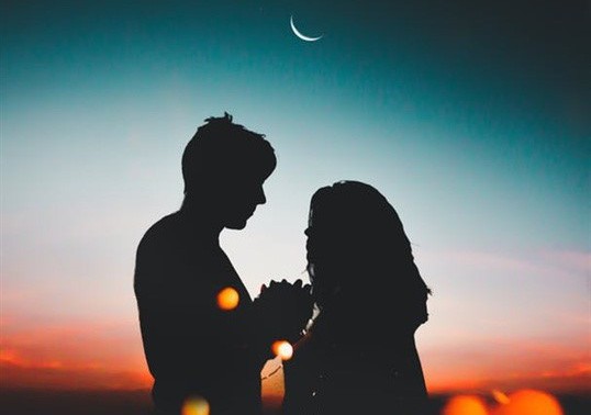 Éo le trai trẻ đeo đuổi bà mẹ đơn thân