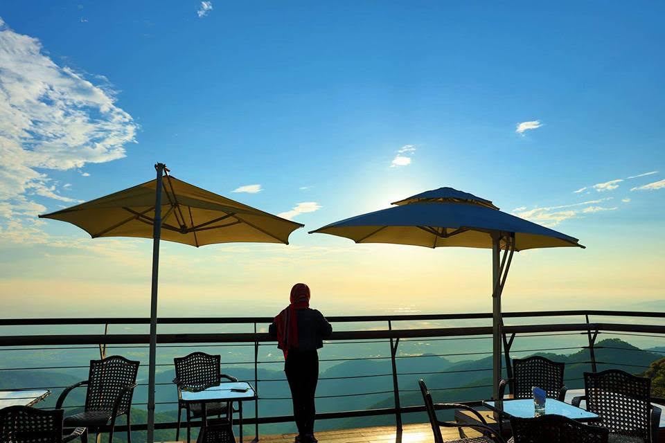 Ngồi nhâm nhi tách café, ngắm nhìn Tam Đảo từ trên cao, hít hà từng luồng gió se lạnh, bạn sẽ thấy thật thư giãn