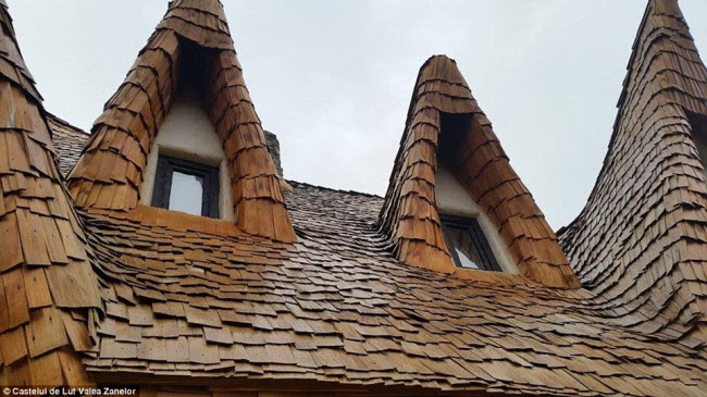 Độc đ&aacute;o l&acirc;u đ&agrave;i kh&aacute;ch sạn l&agrave;m từ đất s&eacute;t v&agrave; rơm - Ảnh 4.