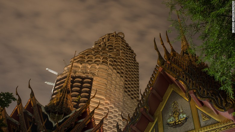 Lạnh gáy với “Tòa tháp ma” chọc trời giữa lòng Bangkok