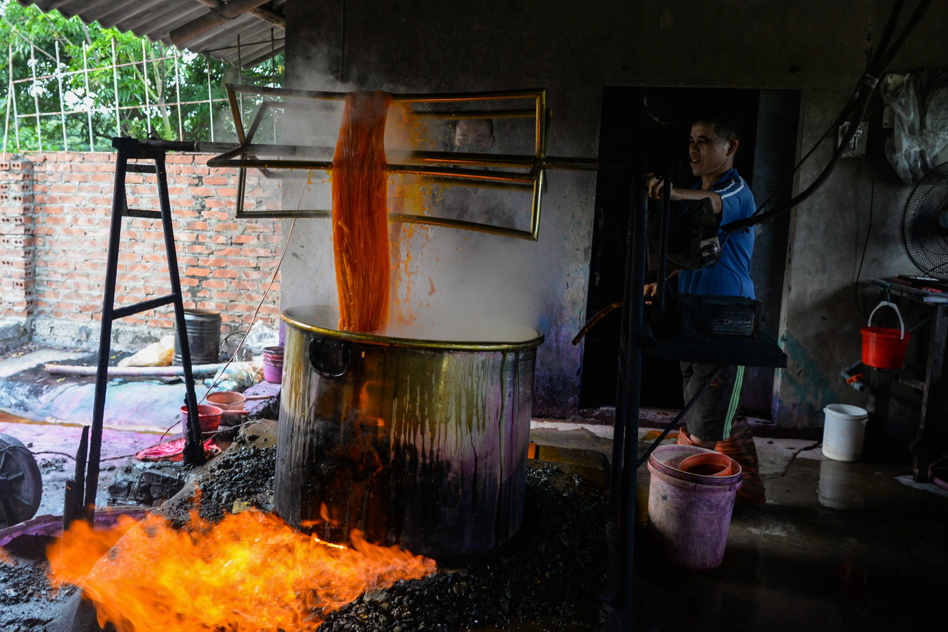 Gặp người l&agrave;ng lụa - nơi Khaisilk tuy&ecirc;n bố nhập h&agrave;ng - Ảnh 12.