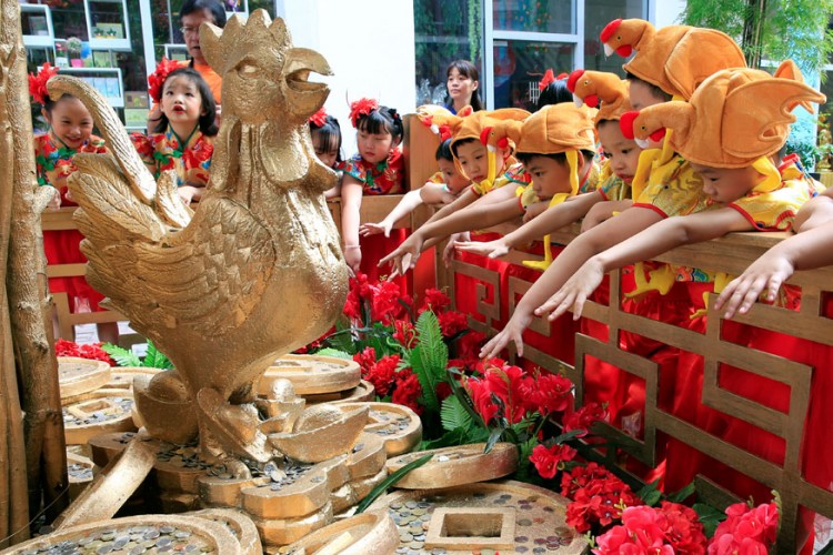 Cộng đồng người Hoa ở TP Binondo - Philippines đón Tết Ảnh: REUTERS