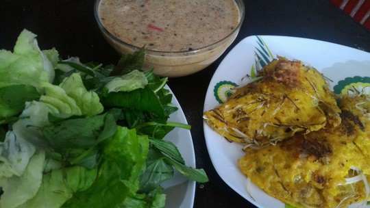 Nhớ tiếng "xèo xèo" từ chái bếp nghèo của dì