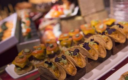 
Bánh tacos t&ocirc;m, xo&agrave;i ngon khó cưỡng
