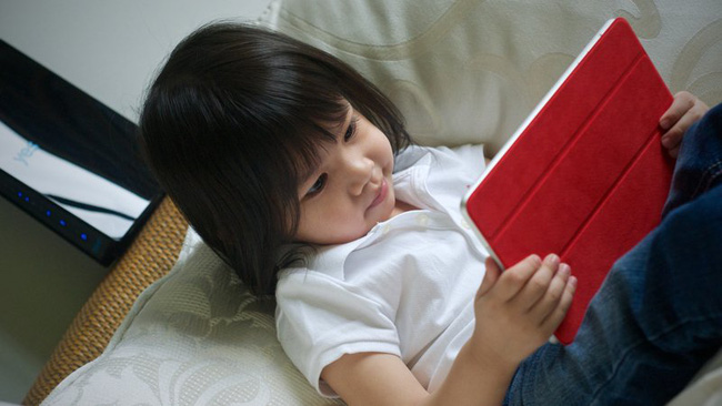 Hãy biến ipad thành công cụ hiệu quả dạy trẻ (Ảnh minh họa).
