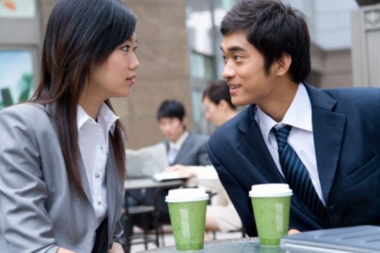 Trong tình yêu, nếu đã yêu thật lòng anh ta sẽ chấp nhận chính con người bạn chứ không phải bắt bạn thay đổi theo mẫu người mà anh ta muốn. (Ảnh minh họa)