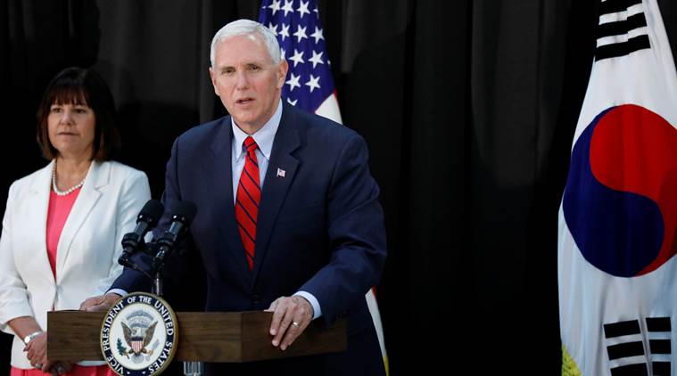 
Ph&oacute; Tổng thống Mỹ Mike Pence ph&aacute;t biểu tại một căn sứ qu&acirc;n sự ở H&agrave;n Quốc ng&agrave;y 16-4. Ảnh: REUTERS
