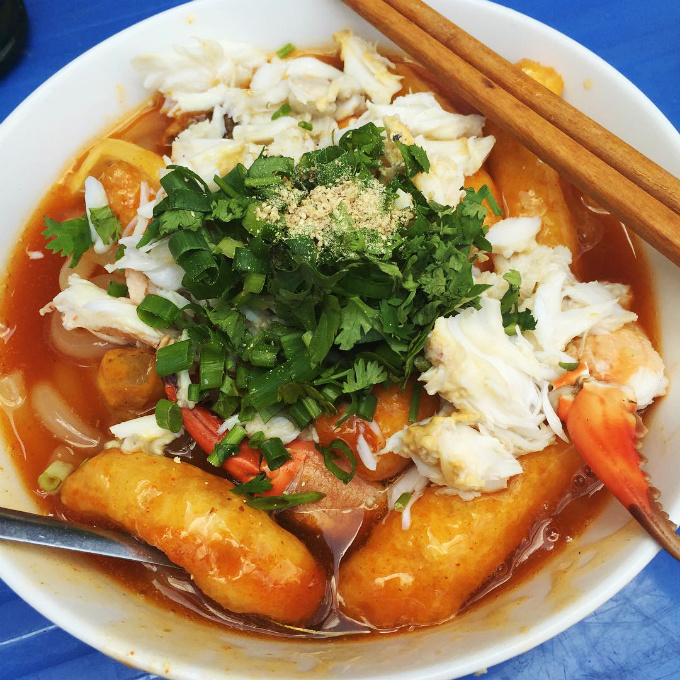 B&aacute;t b&aacute;nh canh hơn 200.000 đồng huyền thoại ở S&agrave;i G&ograve;n - Ảnh 3.