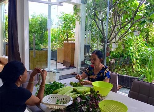 Ngỡ ng&agrave;ng khi l&ecirc;n s&acirc;n thượng nh&agrave; 1 nữ gi&aacute;m đốc - Ảnh 3.