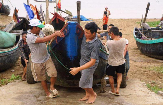 Miền Trung hối hả ứng phó siêu bão - Ảnh 32.