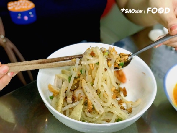 Thử ngay món bánh canh cua trộn vừa có mặt tại Sài Gòn