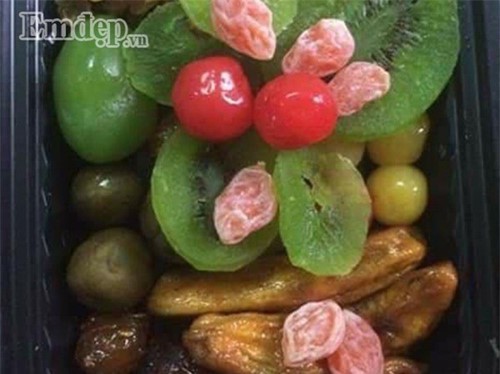Tiểu thương tiết lộ "sốc" giá bánh, mứt dịp trước Tết