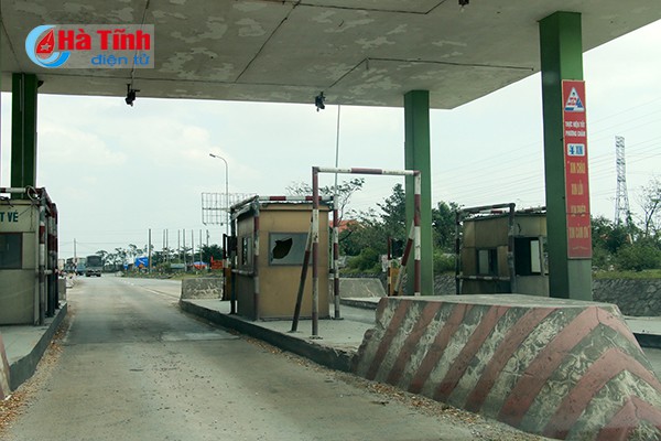 Dừng thu ph&iacute; cả năm, Trạm BOT Đ&egrave;o Ngang vẫn l&agrave;m c&aacute;c t&agrave;i xế sợ - Ảnh 3.