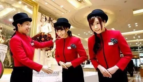 Choáng ngợp những thiên đường hàng hiệu second-hand ở Nhật
