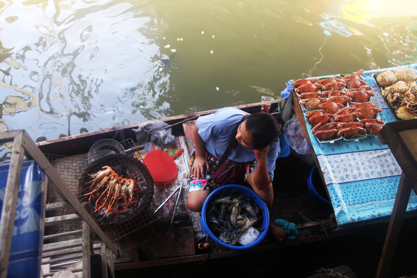 Đi chợ nổi Taling Chan ở Bangkok - Ảnh 21.