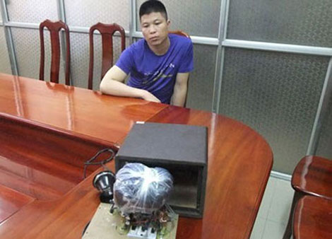 Trùm ma túy Hoàng Thế Bảo từng giả điên để trốn tội và tiếp tục buôn ma túy trong thời gian ở bệnh viện tâm thần.