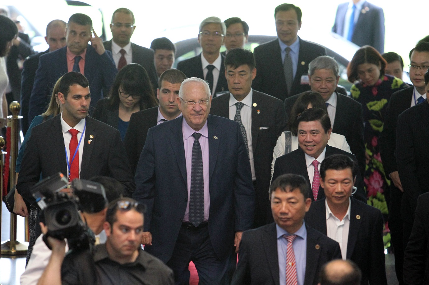 Tổng thống Israel Reuven Ruvi Rivlin đến Hội trường Thống Nhất trưa 23-3. Ảnh: HO&Agrave;NG TRIỀU