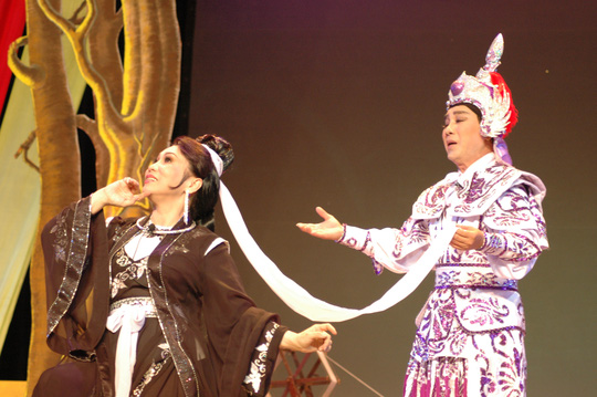 NSƯT Thanh Sang v&agrave; NSND Bạch Tuyết trong vở Kiều Nguyệt Nga