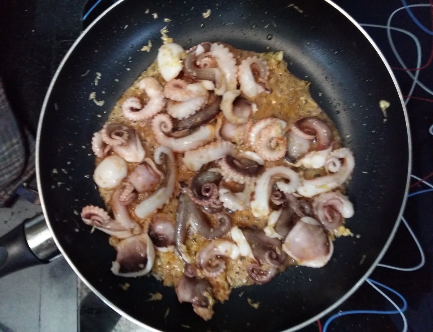 
X&agrave;o bạch tuộc khoảng 5 ph&uacute;t
