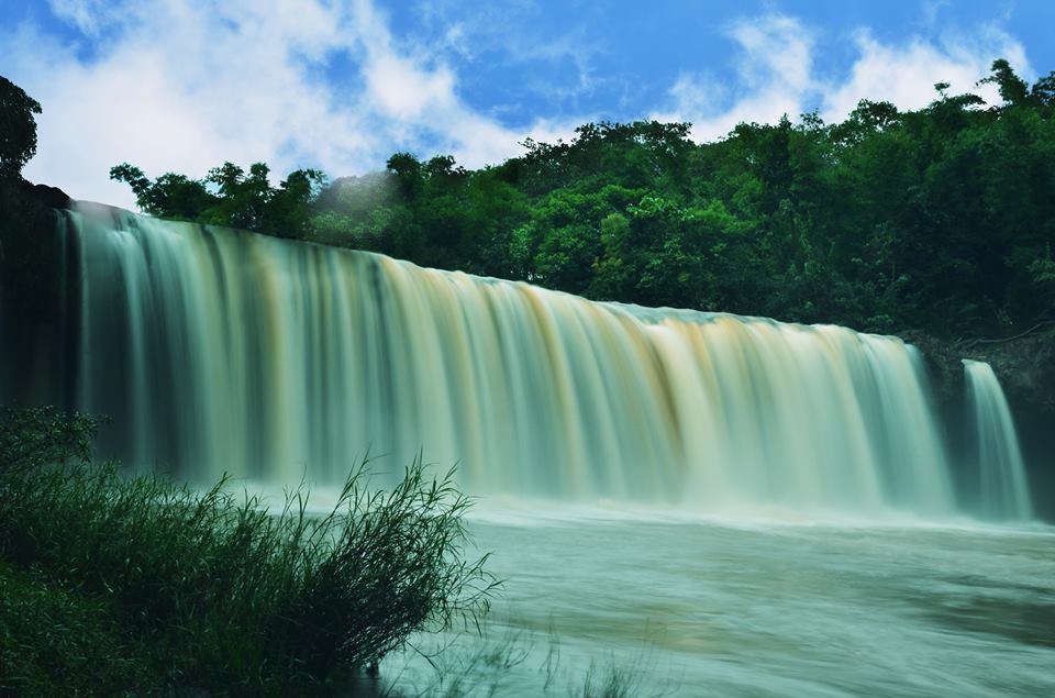 Nơi suối thác níu chân ta về