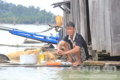 Bí ẩn làng chài  trên núi và những ngư dân ẩn hiện