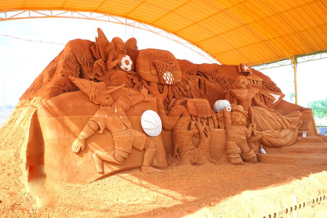 Phan Thiết c&oacute; C&ocirc;ng vi&ecirc;n tượng c&aacute;t đầu ti&ecirc;n tr&ecirc;n thế giới - Ảnh 4.