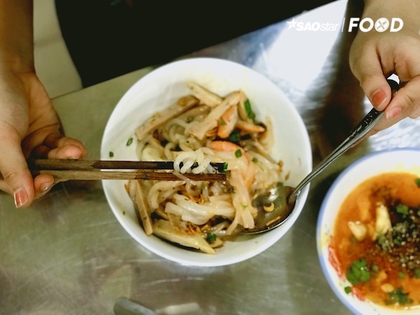 Thử ngay món bánh canh cua trộn vừa có mặt tại Sài Gòn - Ảnh 4.