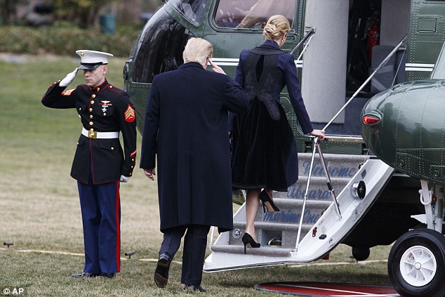 Ông Trump đột ngột rời Nhà Trắng, thực hiện chuyến đi bí mật