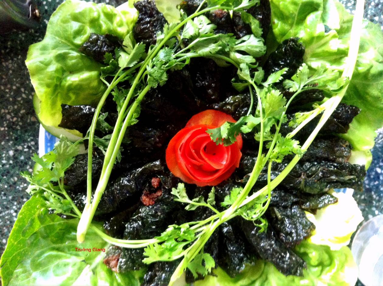 
Thơm ngon chả l&aacute; lốt
