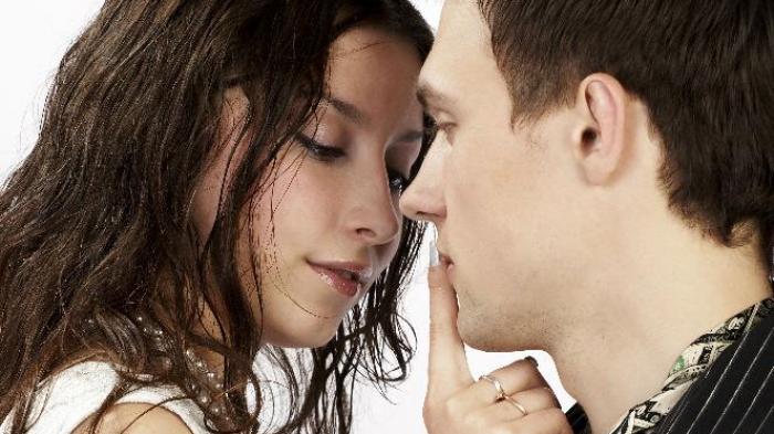 Những dấu hiệu chàng đang yêu bạn - Ảnh 5.