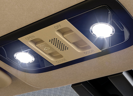 
B&ecirc;n trong Honda City 2017 ở Ấn Độ c&oacute; hệ thống đ&egrave;n viền dạng LED...
