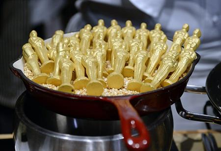 
S&ocirc;-c&ocirc;-la rắc vàng mang thương hi&ecirc;̣u giải Oscar &hellip;
