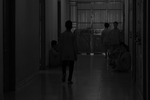 Người phụ nữ phải nhập viện tâm thần vì... không được ngủ với chồng