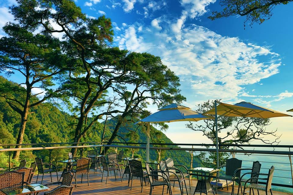 Không gian xinh tươi, ngắm nhìn trọn vẹn vẻ đẹp của trời đất, mà đặc biệt là không khí ở Tam Đảo rất tuyệt vời sẽ khiến bạn yêu đời và cảm thấy cuộc sống thật thư thái.