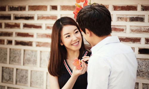 Nếu hẹn hò với anh ta bạn thấy tương lai mờ mịt, cuộc sống bấp bênh… đấy là lúc bạn nên xem xét lại mối quan hệ này. (ảnh minh họa)