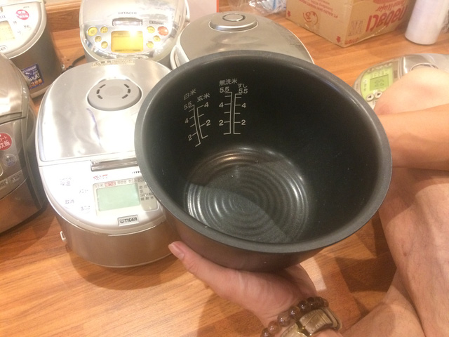 Nồi cơm điện d&ugrave;ng 17 năm vẫn b&aacute;n được hơn 1 triệu đồng - Ảnh 6.