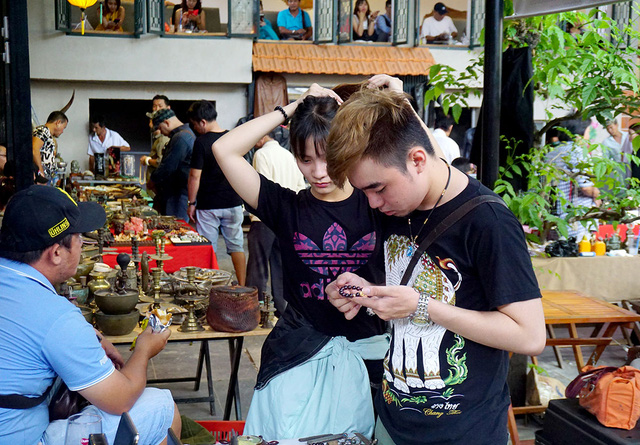 Chợ ve chai nghìn đô giữa lòng Sài Gòn - Ảnh 6.
