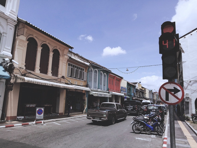 Kh&aacute;m ph&aacute; phố cổ trăm năm ở Phuket - Ảnh 6.