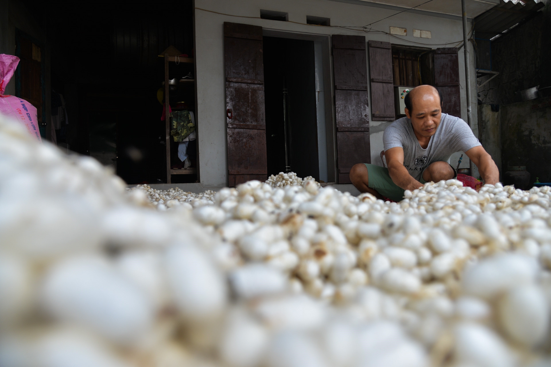 Gặp người l&agrave;ng lụa - nơi Khaisilk tuy&ecirc;n bố nhập h&agrave;ng - Ảnh 6.